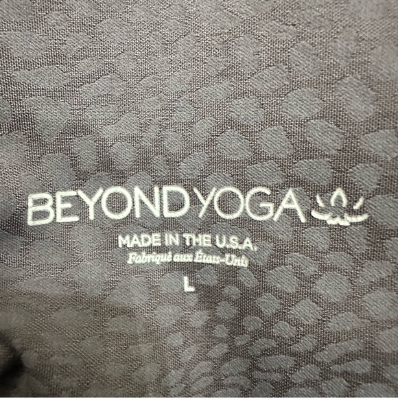 Beyond Yoga Leggings, L - Picture 5 of 5